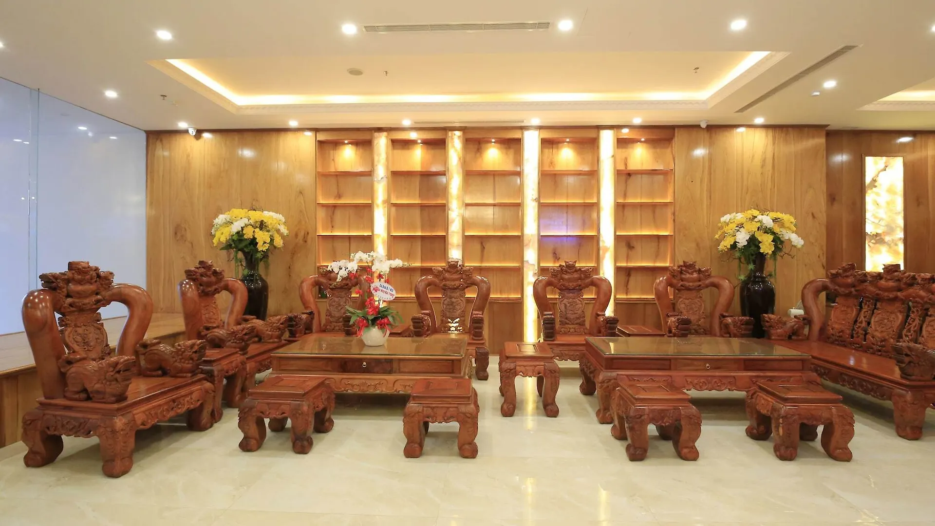 Sunny Ocean Hotel & Spa Da Nang 4*,