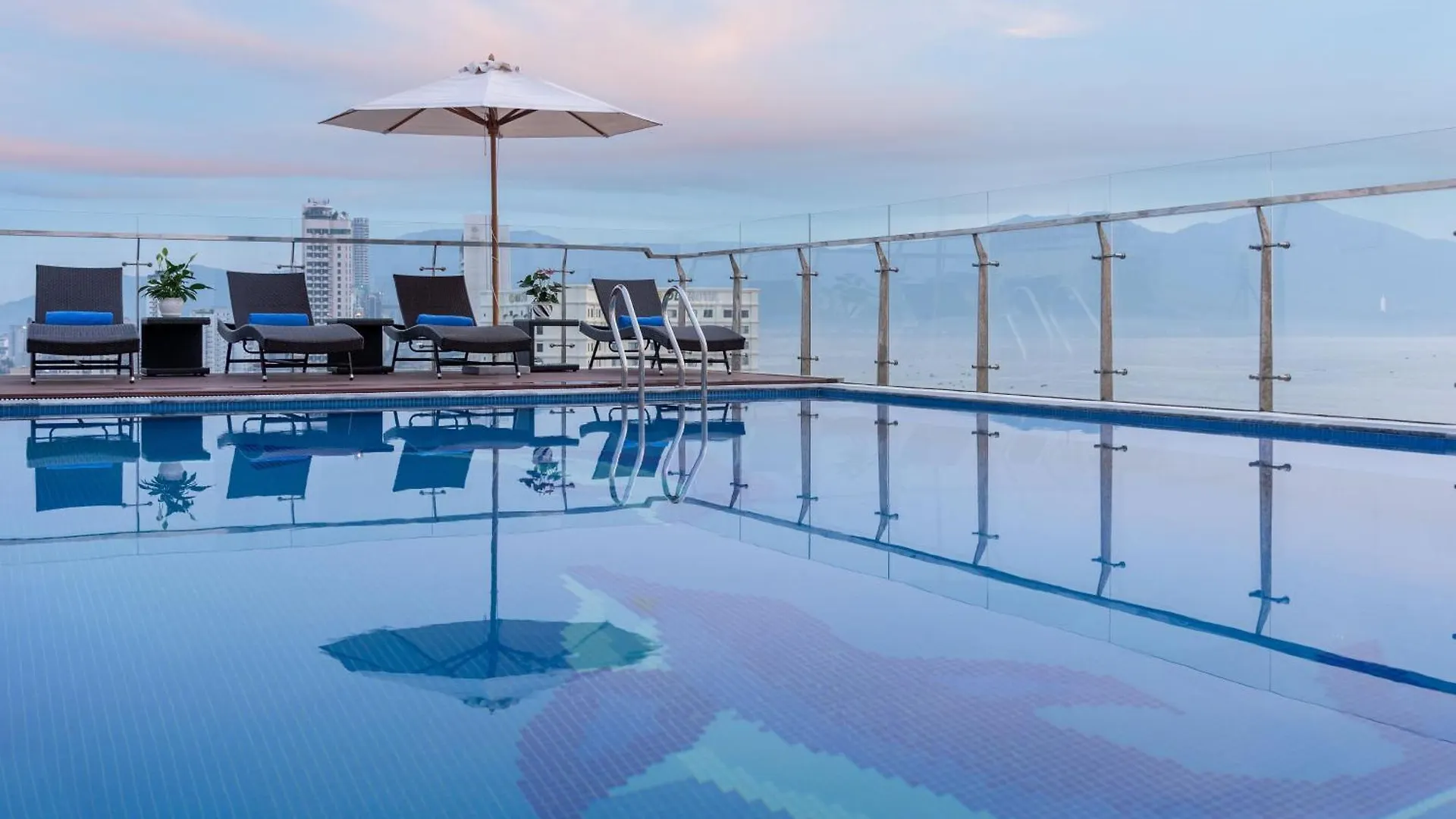 Sunny Ocean Hotel & Spa Da Nang